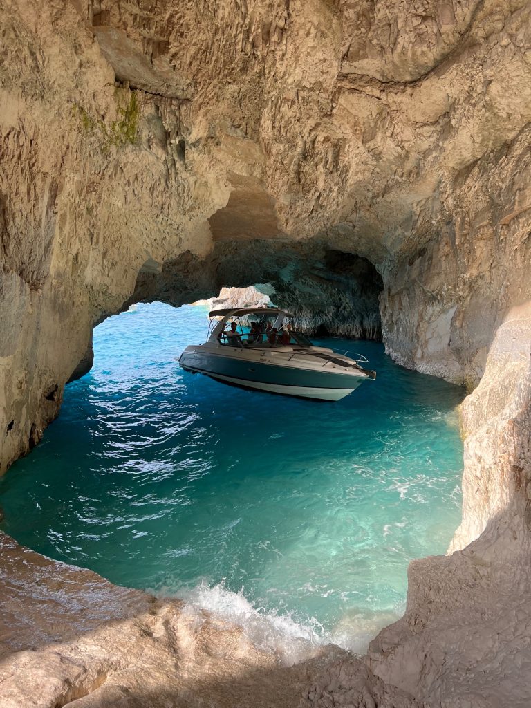 72D33C51-A0E1-465F-B6D0-D2E02C078D24