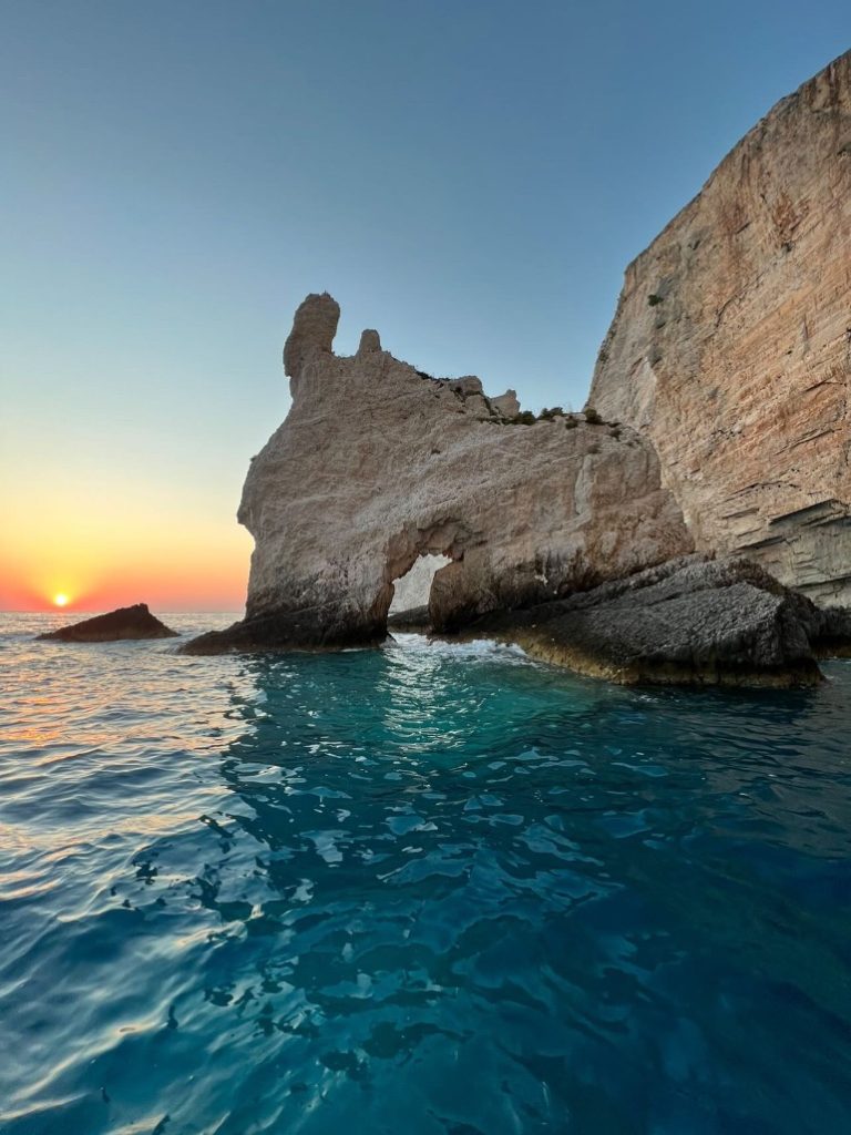 EF9F5401-95D0-43CD-BD11-294D19703153